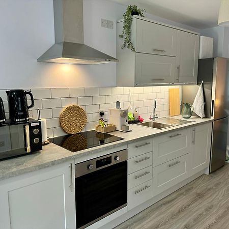 Brand New Flat 5 With Free Parking And Fast Wifi Apartment York Exterior photo