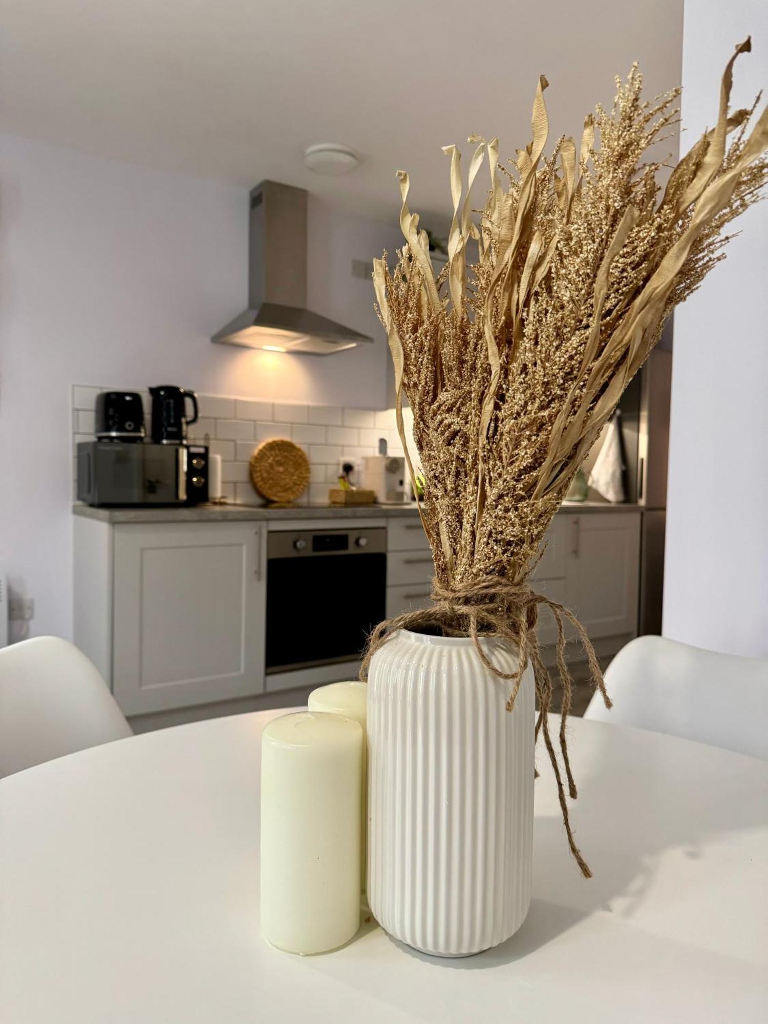 Brand New Flat 5 With Free Parking And Fast Wifi Apartment York Exterior photo
